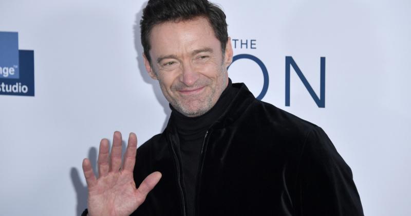 Hugh Jackman idén karácsonykor a gyermekeitől távol, különleges élményeket keresve ünnepel.