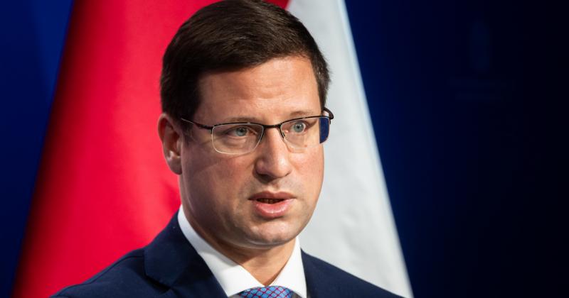 Feszültség alakult ki Gulyás Gergely és Magyar Péter között, miután a miniszter esküvője körüli események heves vitákat generáltak a közösségi médiában. A kommentháború során a két politikus támogatói éles szavakkal reagáltak egymás állításaira, ami továb