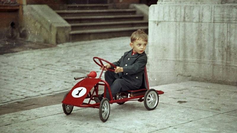 Fedezd fel a veterán autók világának izgalmait: itt az idő, hogy próbára tedd tudásodat és kiderítsd, mennyire vagy otthon a klasszikus járművek között!