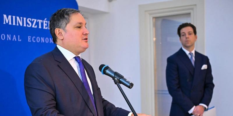 A minisztériumi megbízatását is elveszítette az a korábbi MFB-vezér, aki jelentős összegeket, számos milliót irányított a hozzá kapcsolódó startupok felé.