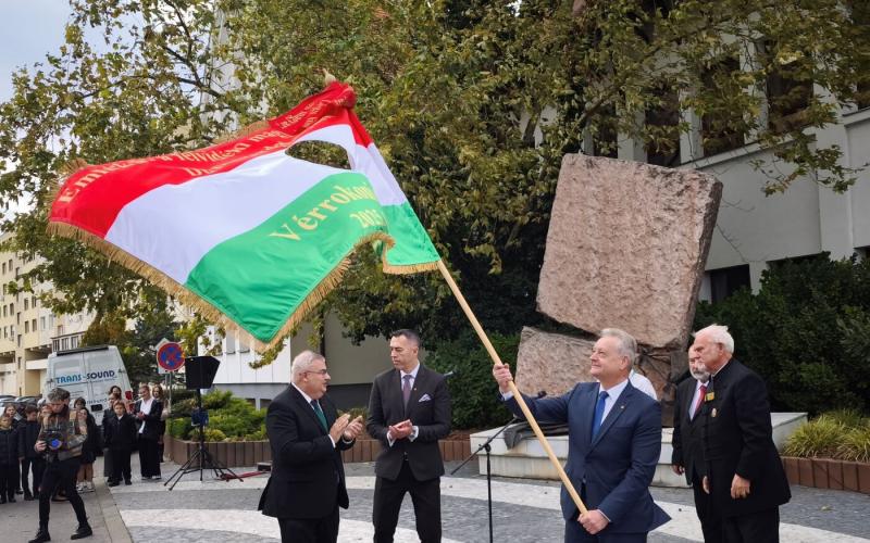 Dunaszerdahelyen megemlékeztek az 1956-os forradalom bátor hőseiről (Képriport)
