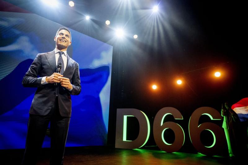 A holland választások során izgalmas versengés bontakozik ki a balliberálisok és Wilders Szabadságpártja között, ahol a politikai táj elég szorosra fűződik. Mindkét oldal szenvedélyesen küzd a választók támogatásáért, és a kampány során különböző elképzel