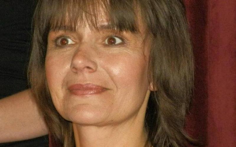 Szomorú hírt kell közölnünk: elhunyt Záležák Rita, a neves operaénekesnő és elkötelezett énektanár. Munkássága során számos fiatal tehetséget inspirált, és hangja sokak szívét megérintette. Emlékét örökké megőrizzük.