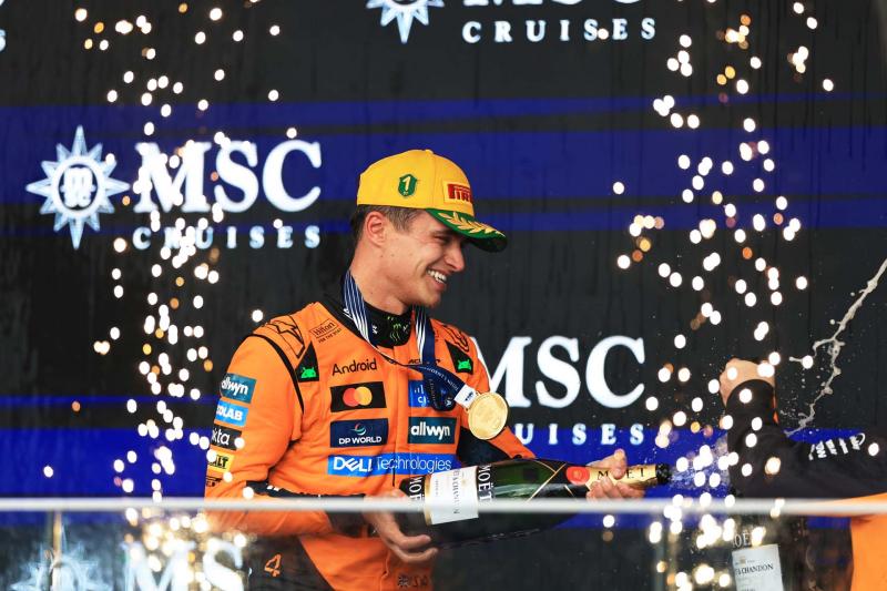 A Racing Bulls belső nyomozást indított, miután egy csapattag arra ösztönözte a szurkolókat, hogy kifütyüljék Lando Norrist - F1VILÁG.HU.